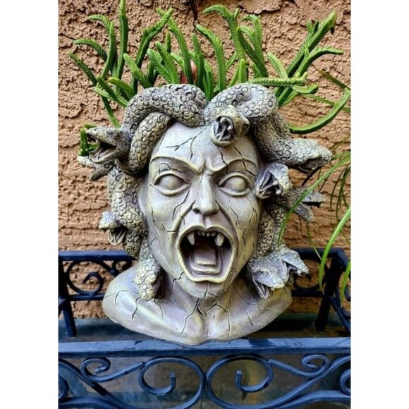 Darware Resin Medusa Head Planter Large Garden Decor Statue Flower Pot